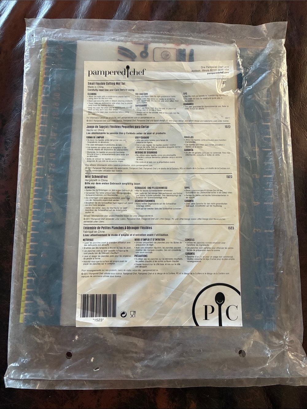 Pampered Chef Clear Cutting Mats with Yellow and Black Trim